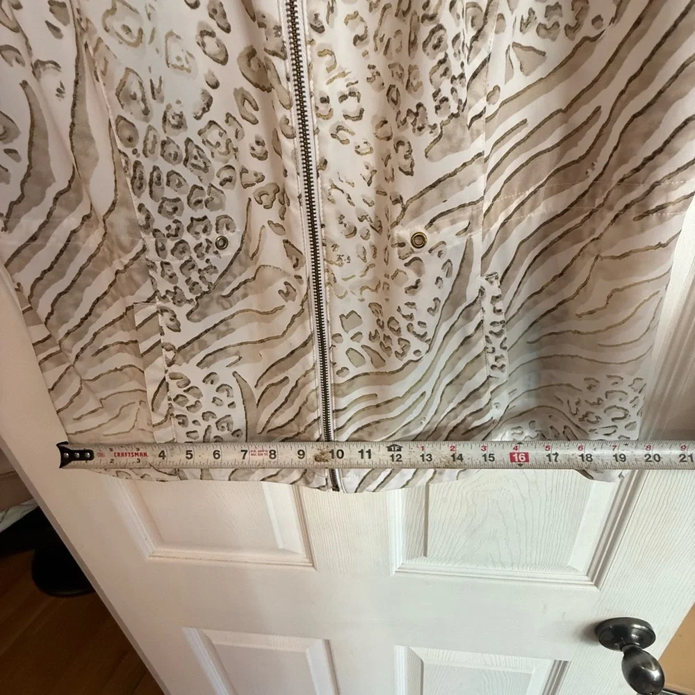 Zenergy by Chico Stylish Animal Print Vest - Picture 5 of 6